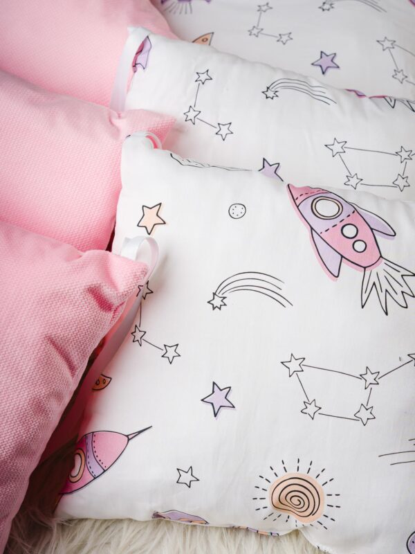 Ochraniacz poduszkowy Kosmos różowy